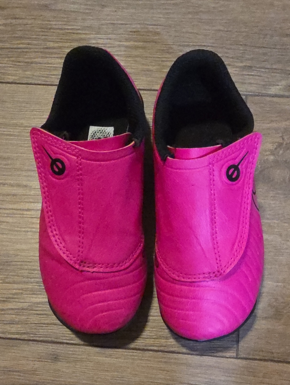 Kids Slip-On Nike Soccer Cleats Shoes in Pink Sz9T